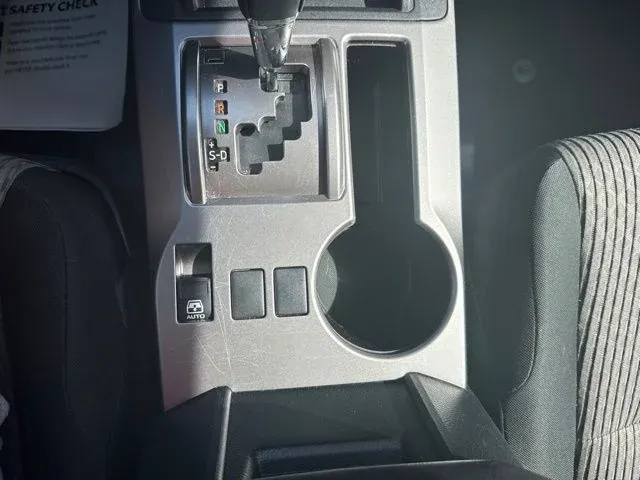 2024 Toyota 4Runner SR5 thumbnail 42