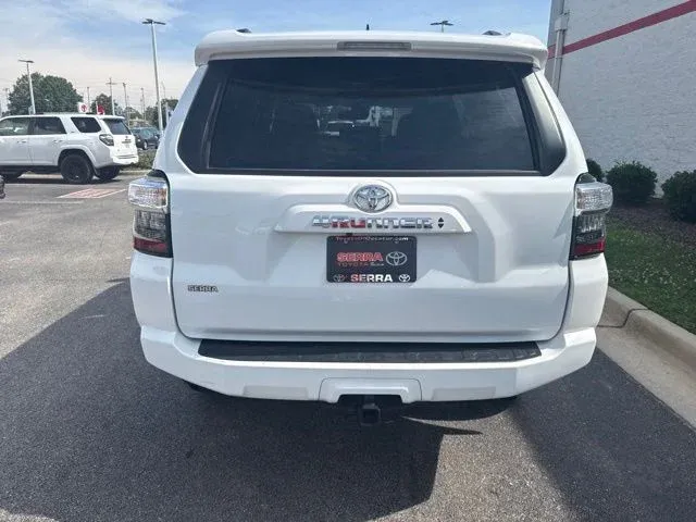 2024 Toyota 4Runner SR5 thumbnail 6