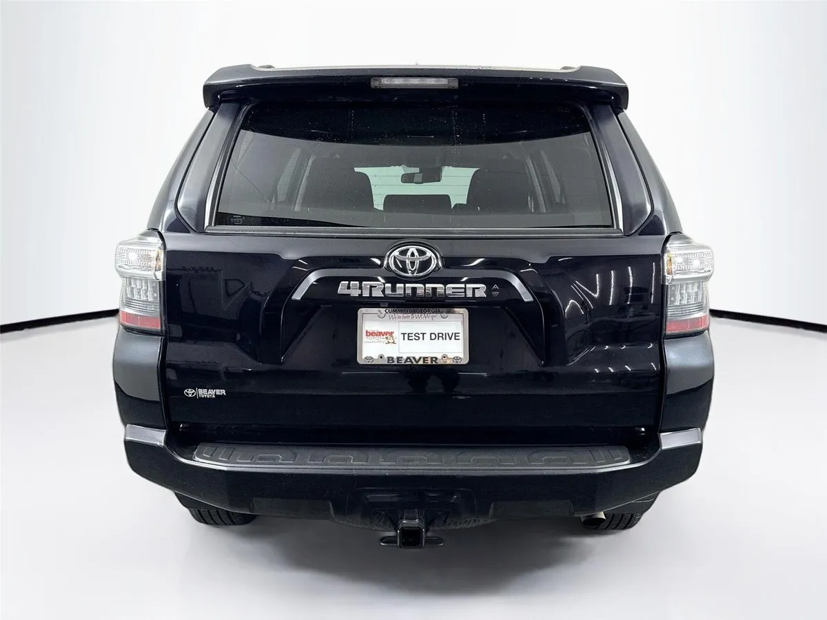 2024 Toyota 4Runner SR5 thumbnail 10