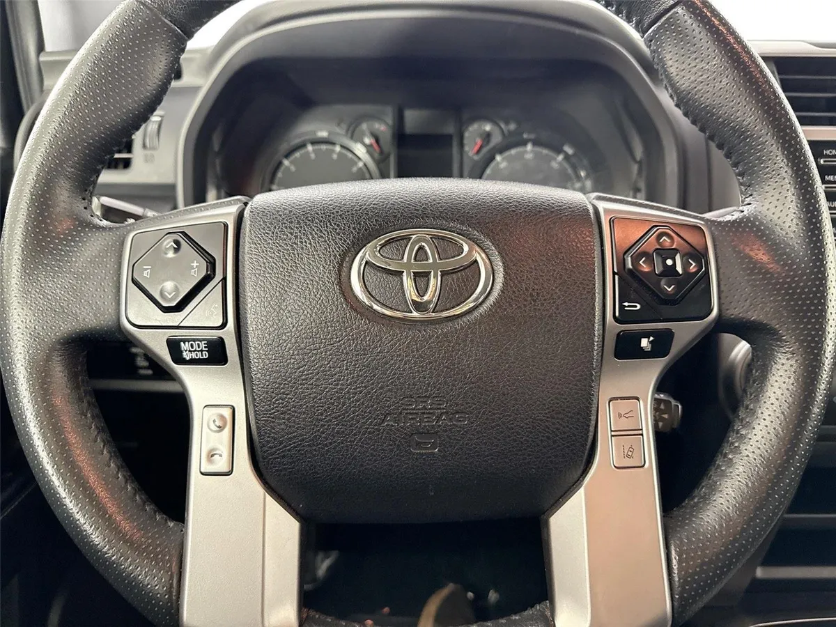 2024 Toyota 4Runner SR5 thumbnail 15