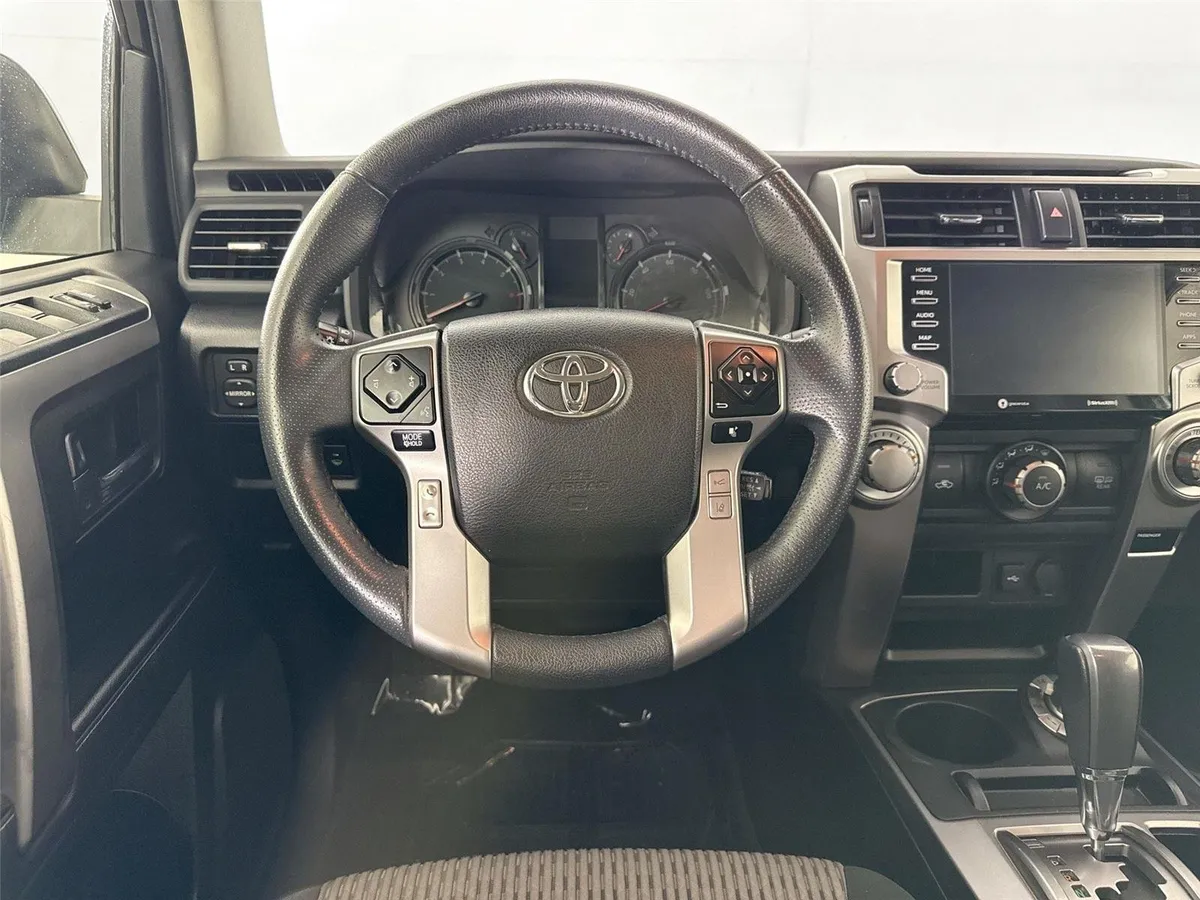 2024 Toyota 4Runner SR5 thumbnail 29