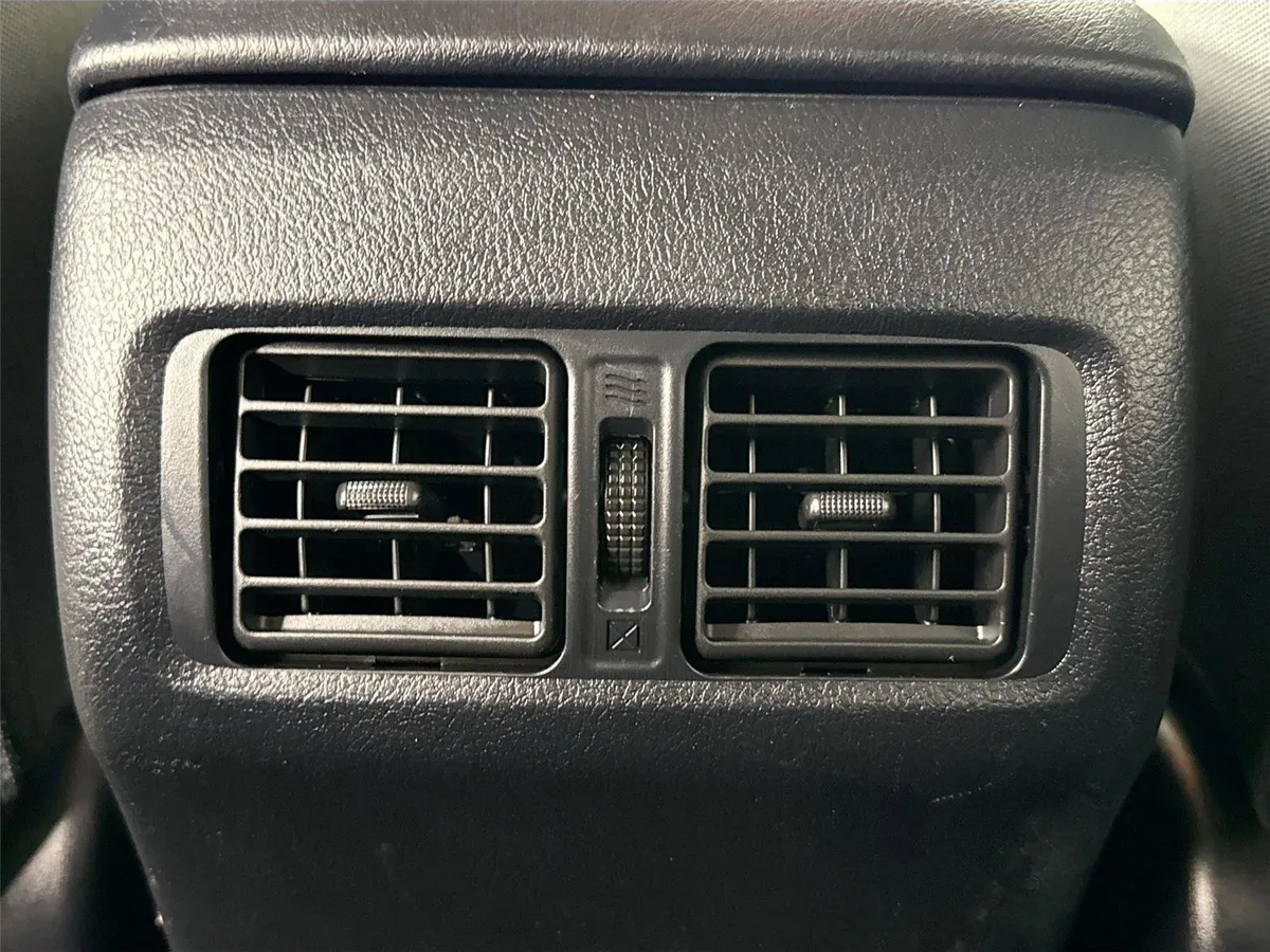 2024 Toyota 4Runner SR5 thumbnail 34