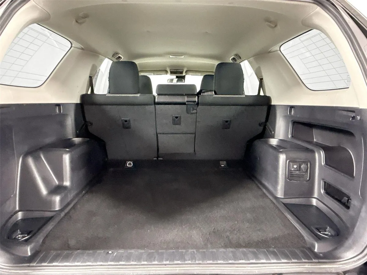 2024 Toyota 4Runner SR5 thumbnail 36