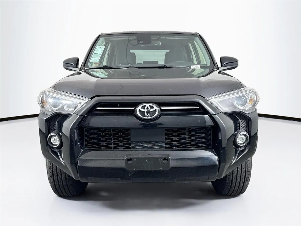 2024 Toyota 4Runner SR5 thumbnail 7