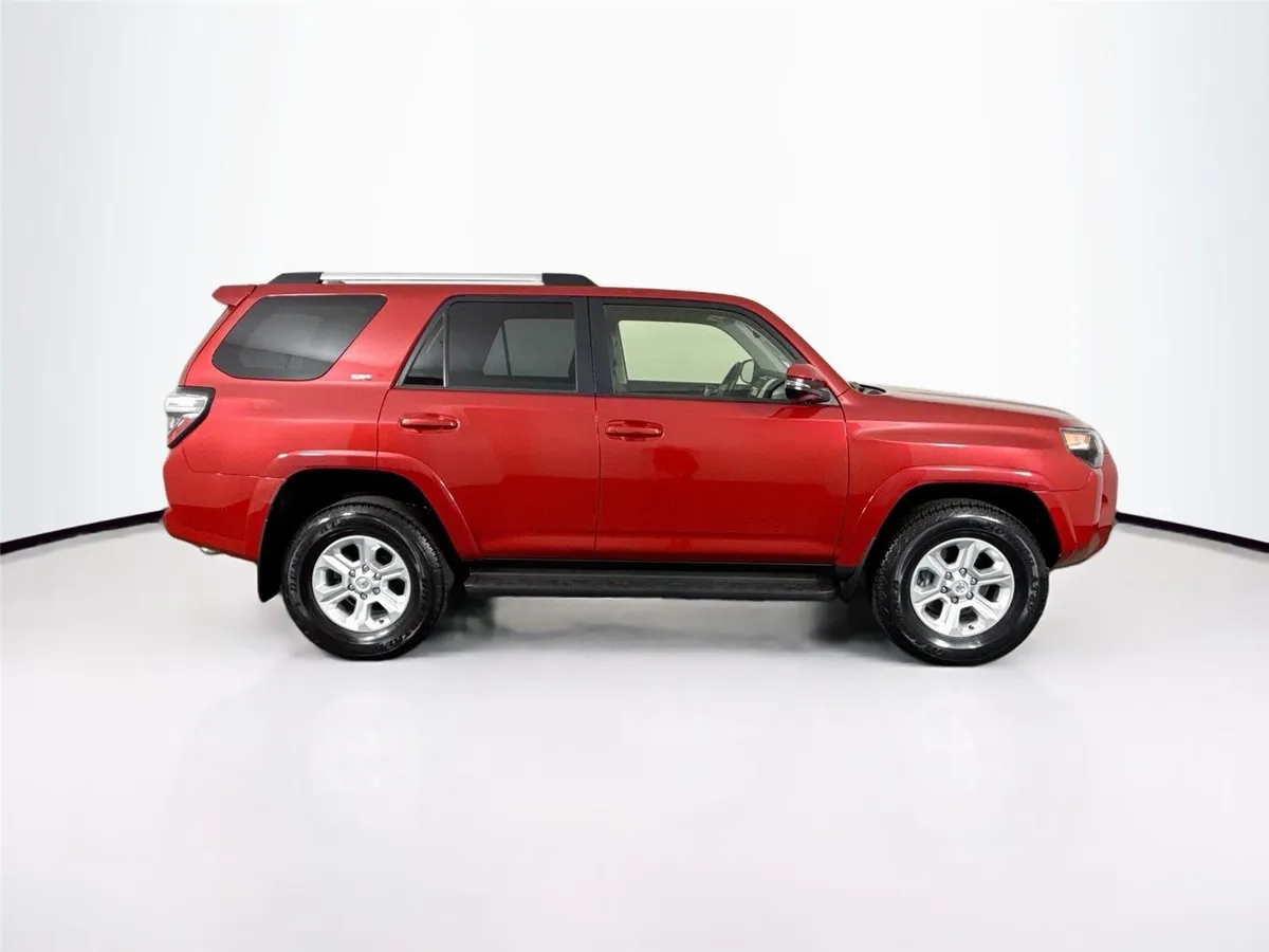 2024 Toyota 4Runner SR5 Premium thumbnail 11