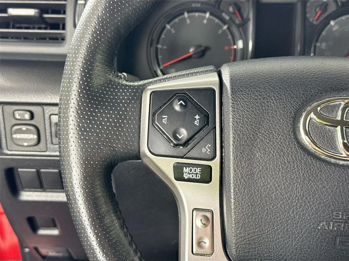 2024 Toyota 4Runner SR5 Premium thumbnail 18