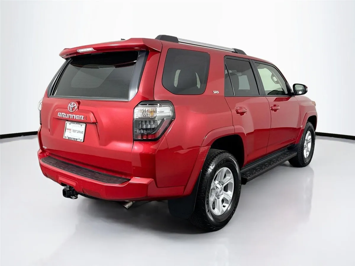 2024 Toyota 4Runner SR5 Premium thumbnail 2
