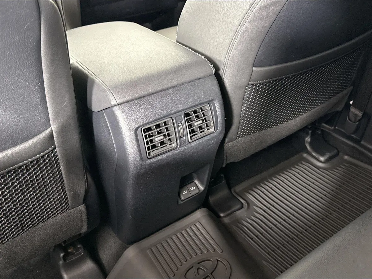 2024 Toyota 4Runner SR5 Premium thumbnail 36