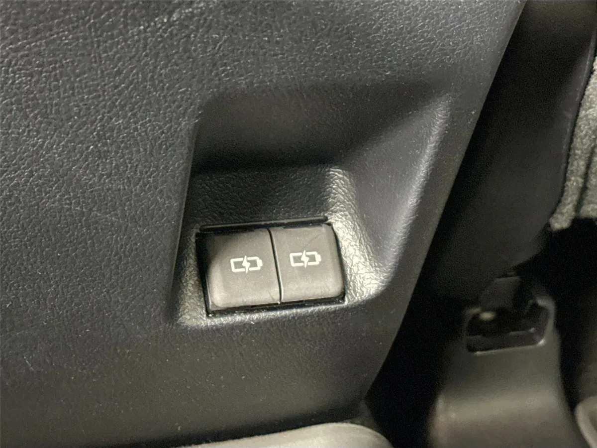 2024 Toyota 4Runner SR5 Premium thumbnail 38