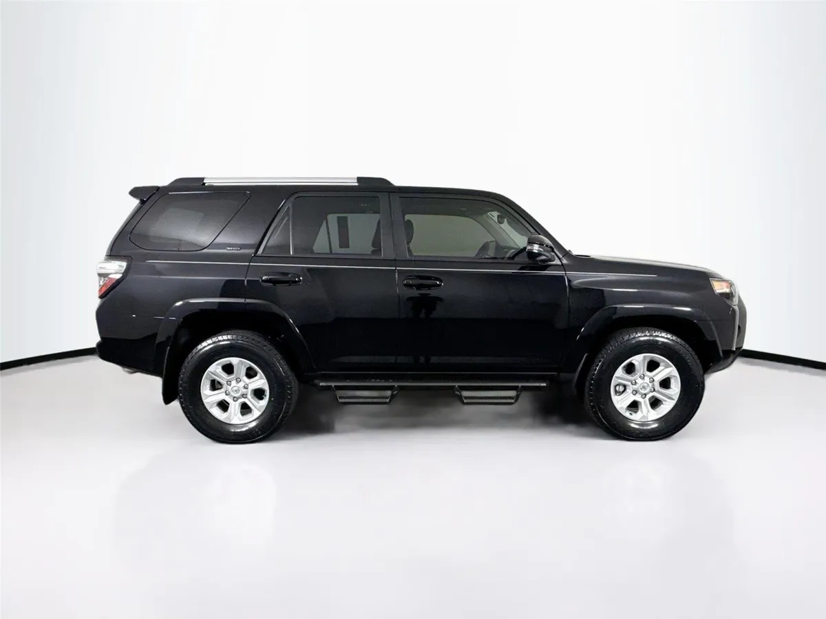 2024 Toyota 4Runner SR5 Premium thumbnail 11