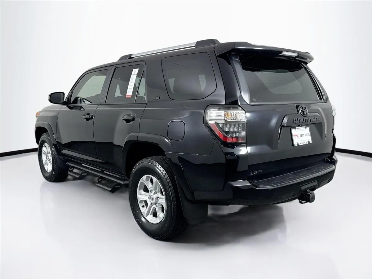 2024 Toyota 4Runner SR5 Premium thumbnail 13