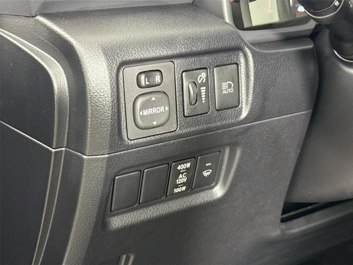 2024 Toyota 4Runner SR5 Premium thumbnail 16
