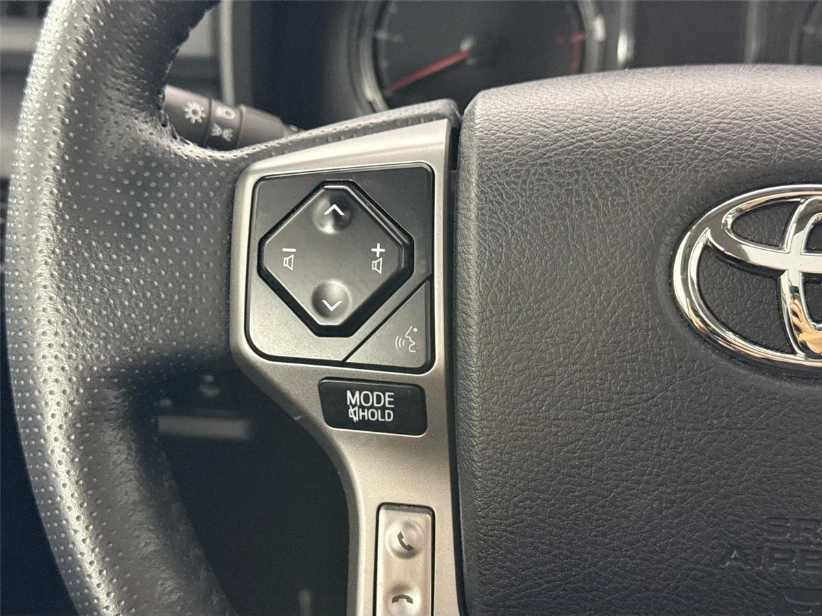 2024 Toyota 4Runner SR5 Premium thumbnail 18