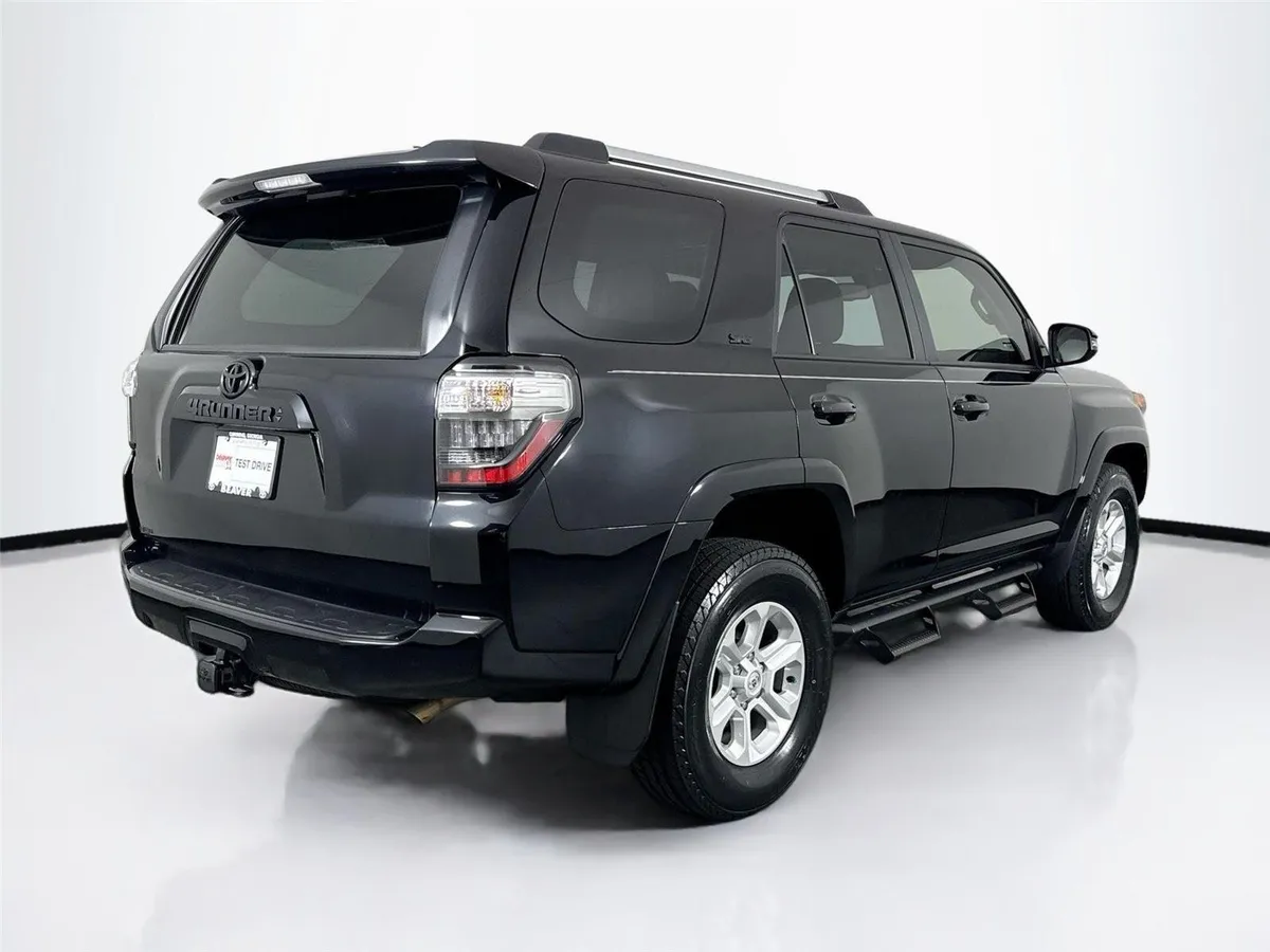 2024 Toyota 4Runner SR5 Premium thumbnail 2