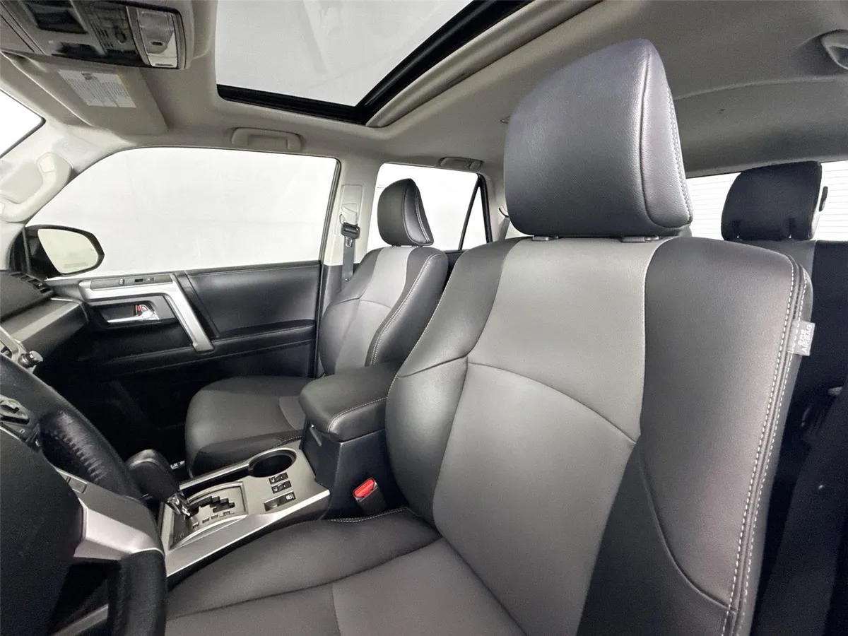 2024 Toyota 4Runner SR5 Premium thumbnail 3