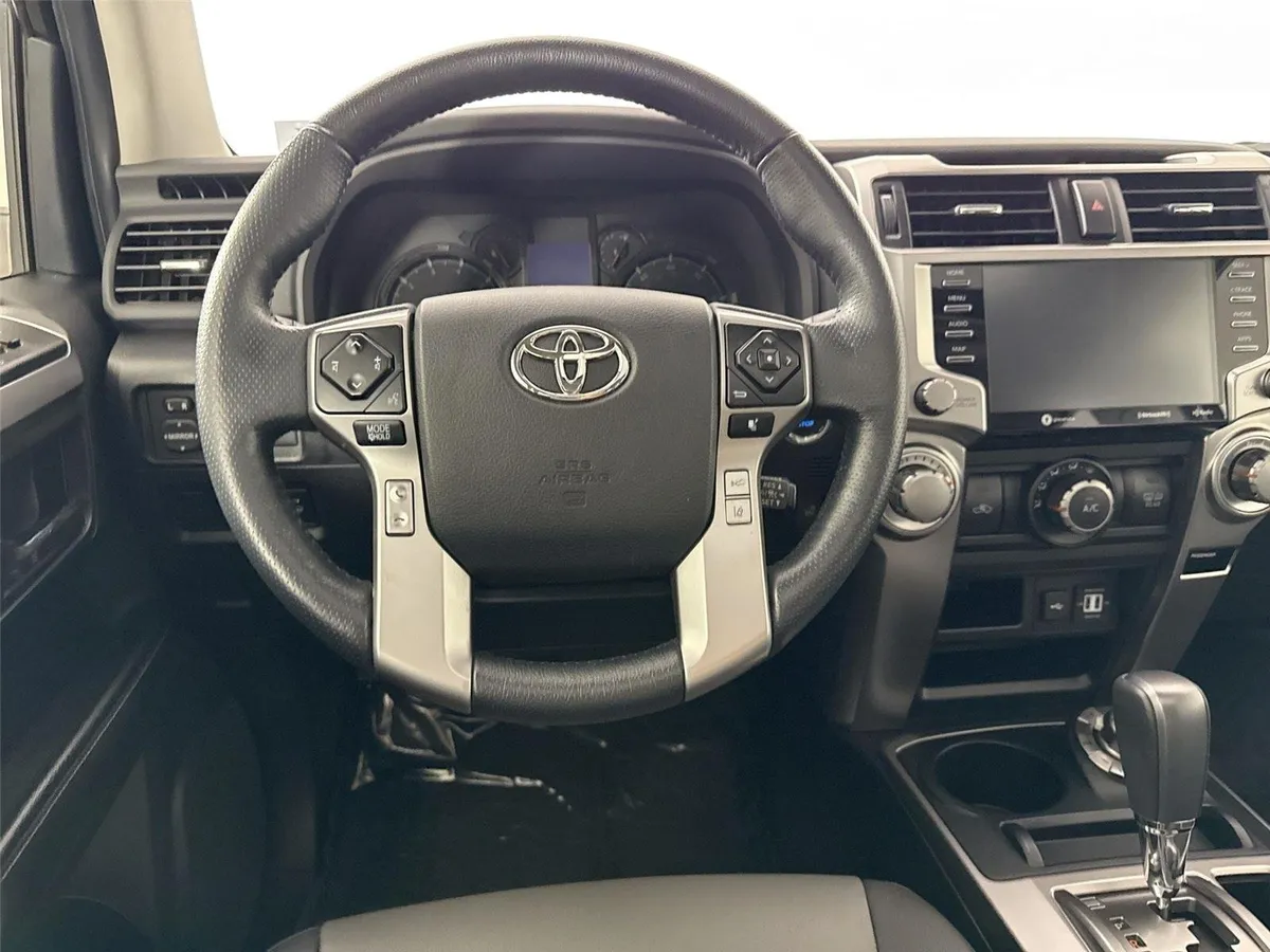2024 Toyota 4Runner SR5 Premium thumbnail 32