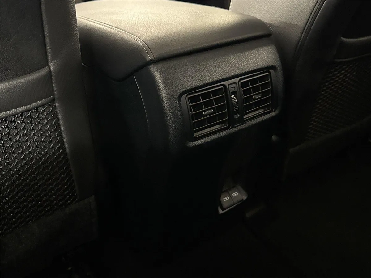 2024 Toyota 4Runner SR5 Premium thumbnail 36