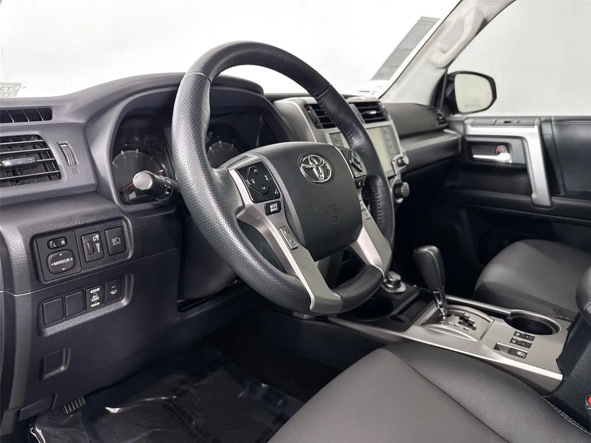 2024 Toyota 4Runner SR5 Premium thumbnail 4