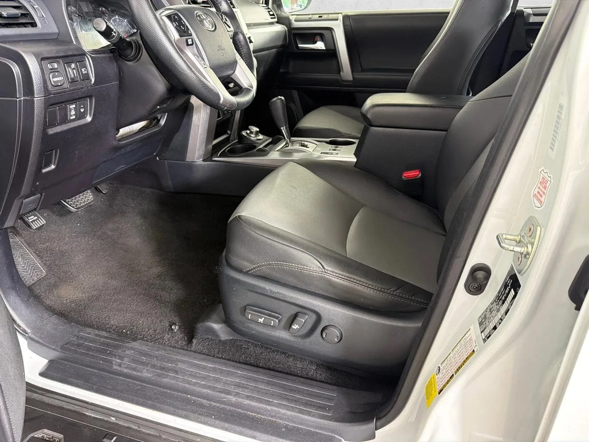 2024 Toyota 4Runner SR5 Premium thumbnail 10