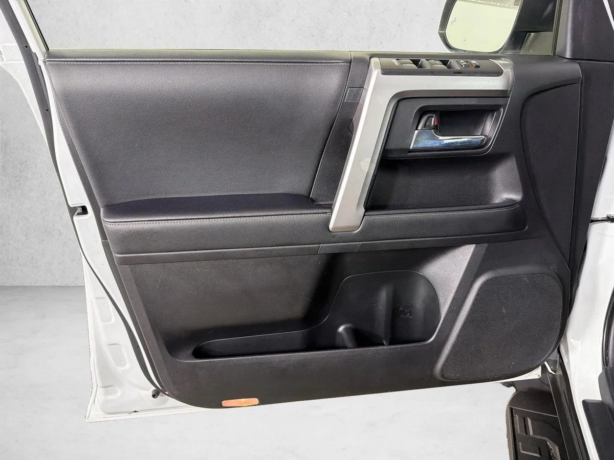 2024 Toyota 4Runner SR5 Premium thumbnail 11