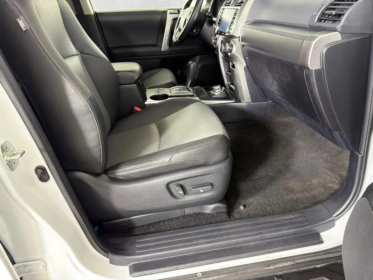 2024 Toyota 4Runner SR5 Premium thumbnail 14