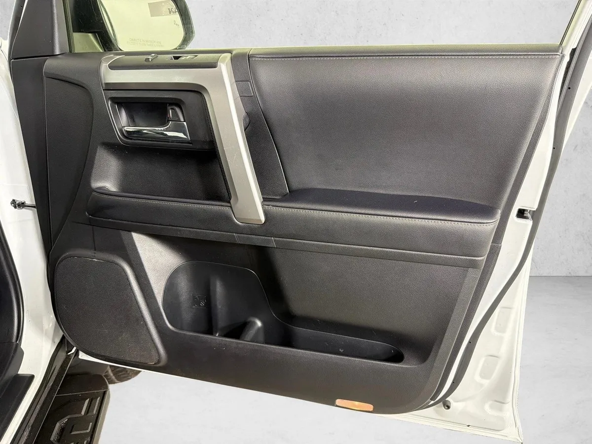 2024 Toyota 4Runner SR5 Premium thumbnail 15
