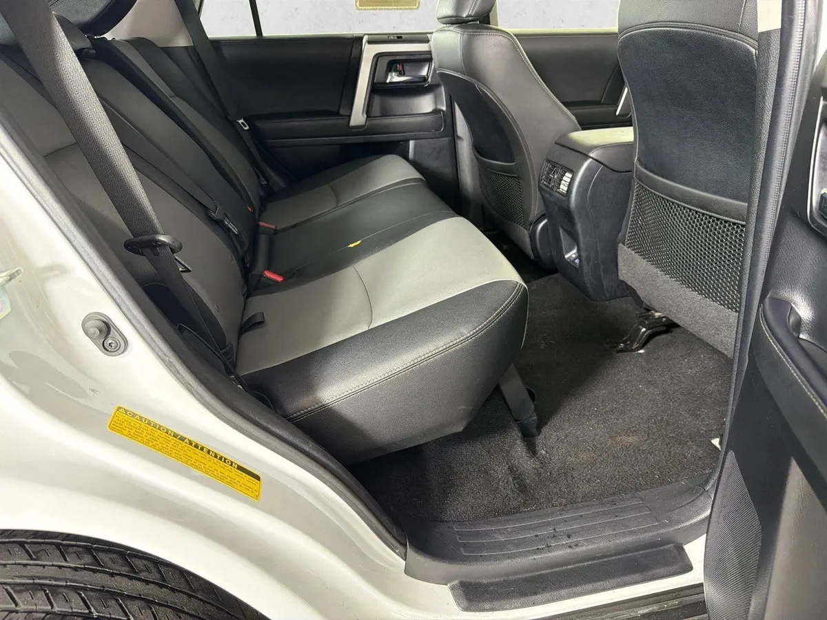 2024 Toyota 4Runner SR5 Premium thumbnail 16