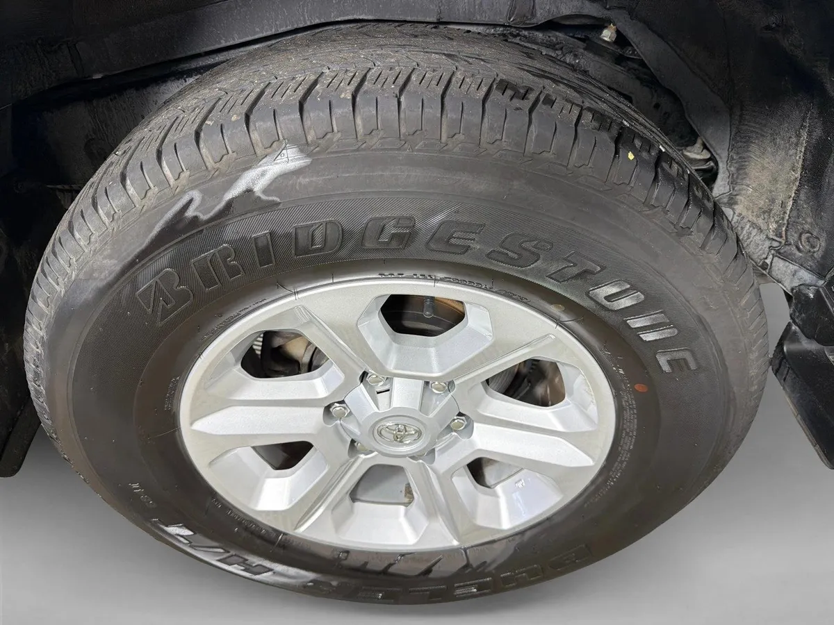 2024 Toyota 4Runner SR5 Premium thumbnail 18