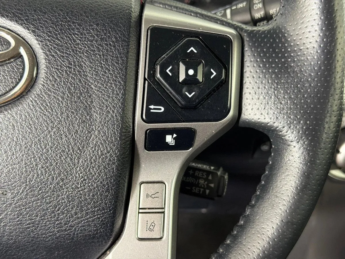 2024 Toyota 4Runner SR5 Premium thumbnail 26