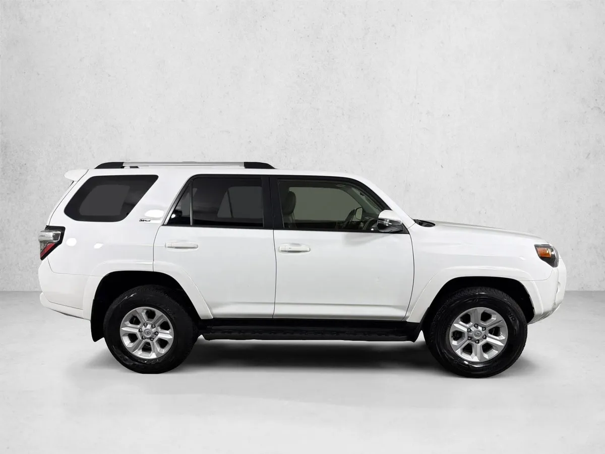 2024 Toyota 4Runner SR5 Premium thumbnail 3