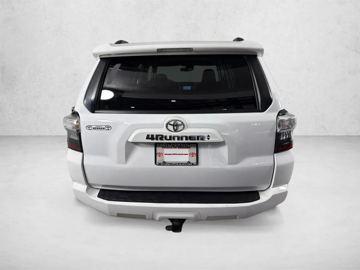 2024 Toyota 4Runner SR5 Premium thumbnail 5