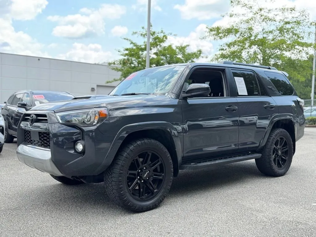 2024 Toyota 4Runner TRD Off-Road thumbnail 2