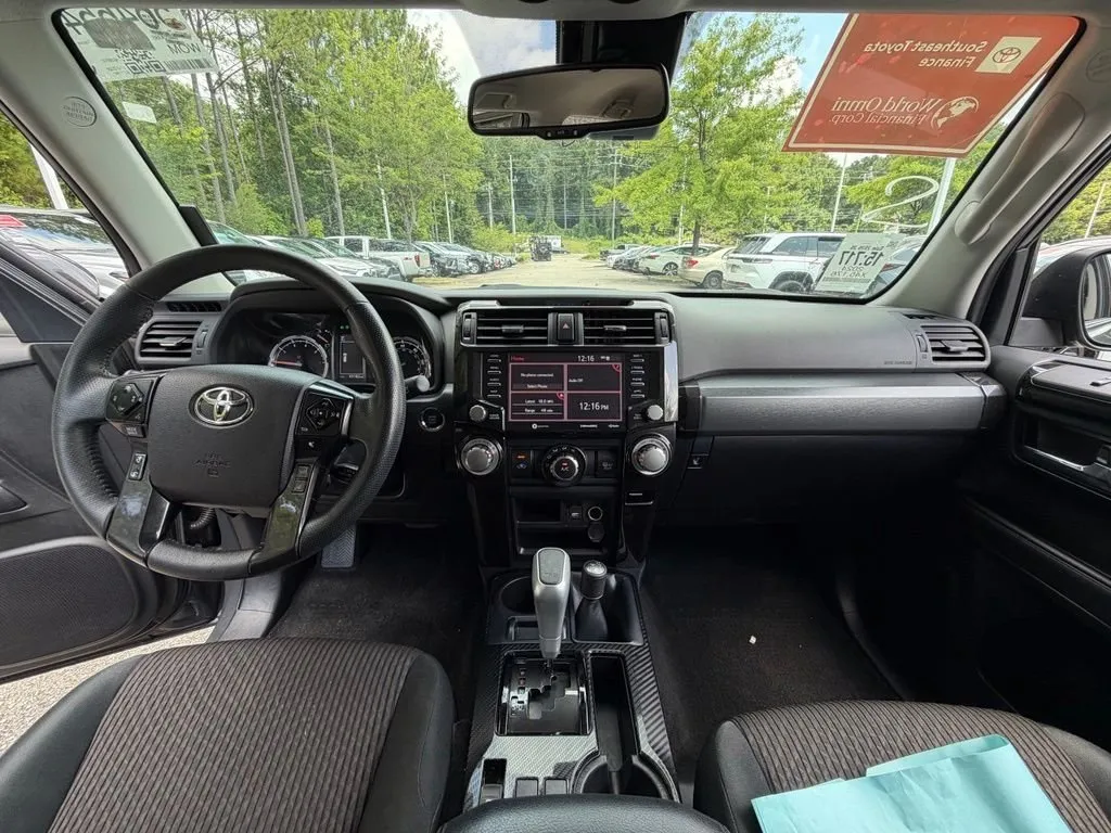 2024 Toyota 4Runner TRD Off-Road thumbnail 8