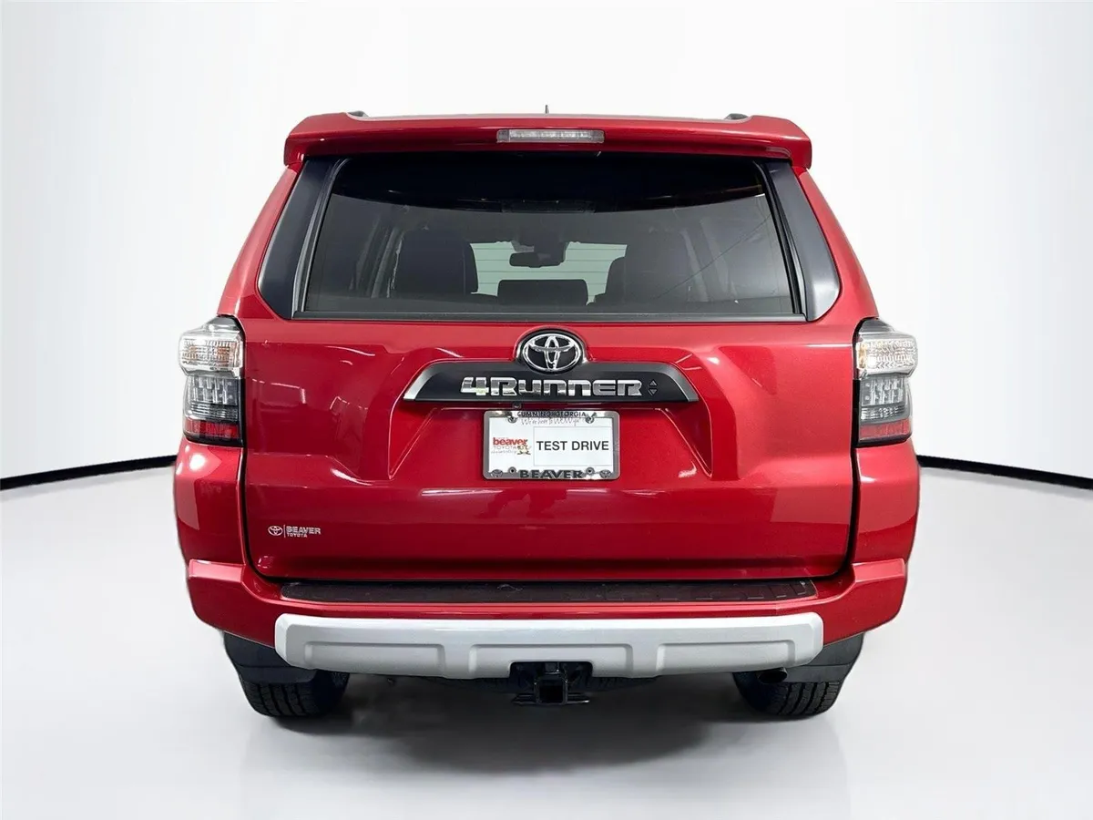 2024 Toyota 4Runner TRD Off-Road Premium thumbnail 12
