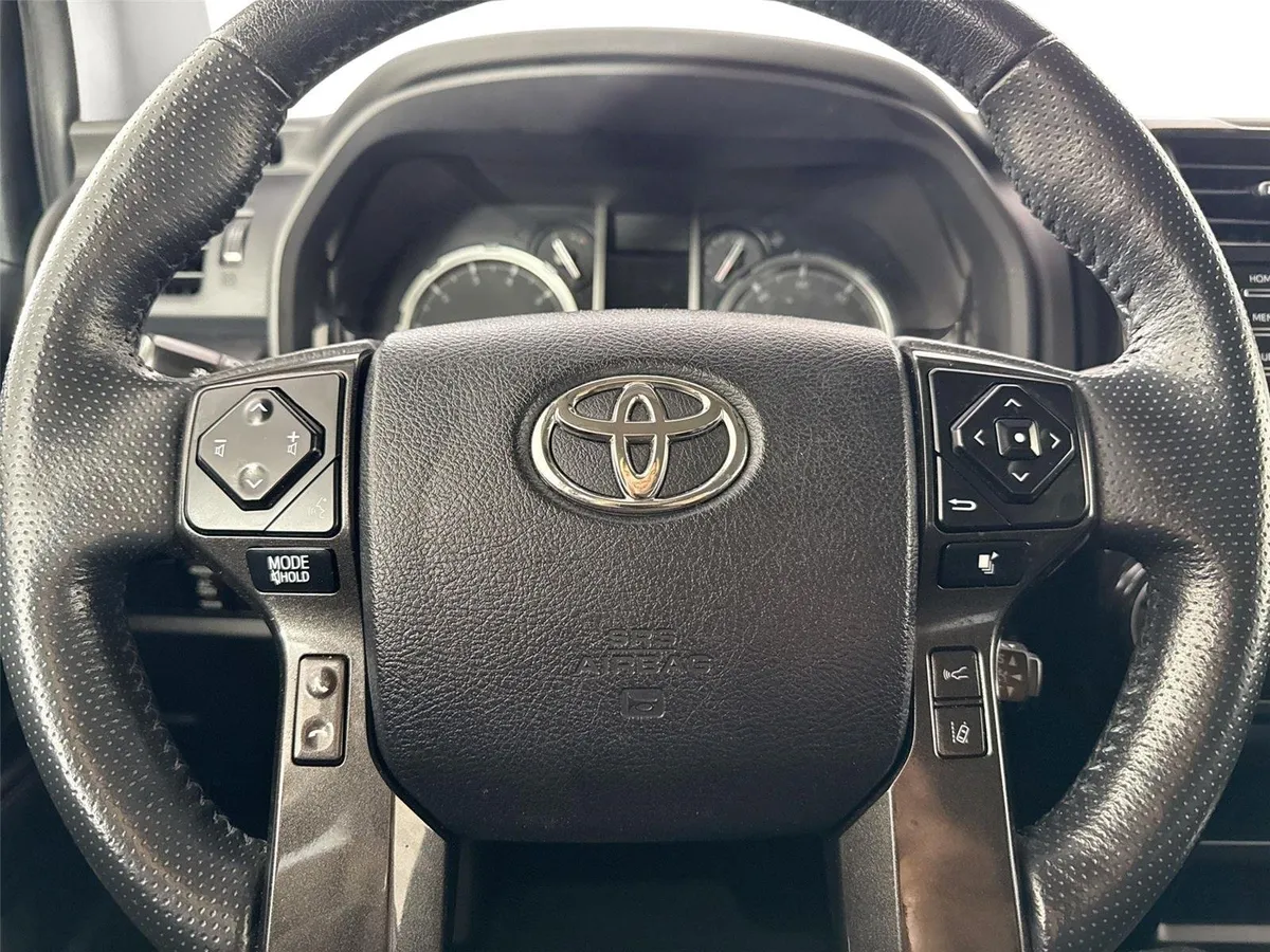 2024 Toyota 4Runner TRD Off-Road Premium thumbnail 17