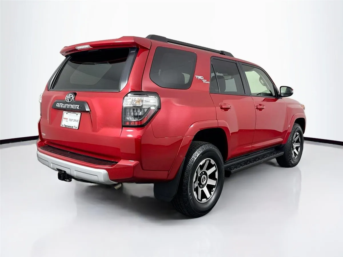 2024 Toyota 4Runner TRD Off-Road Premium thumbnail 2