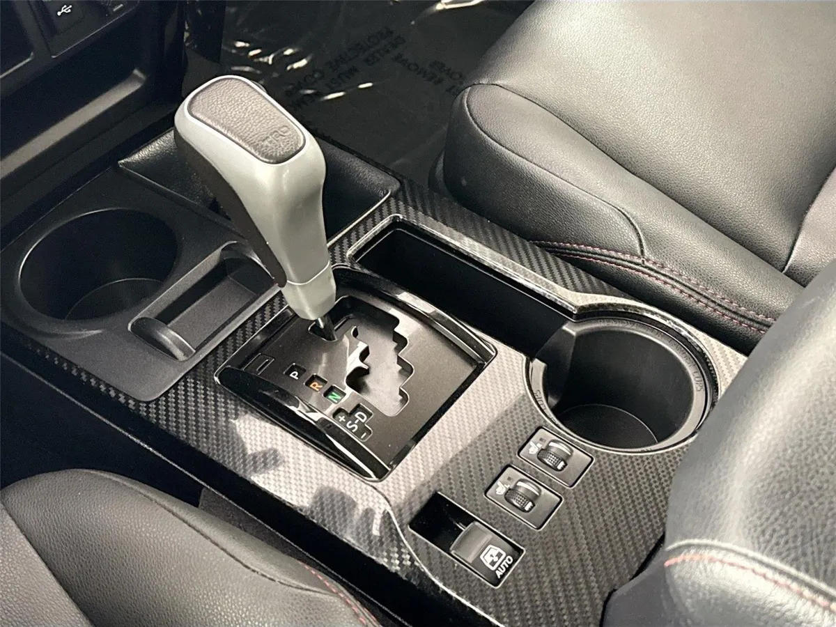 2024 Toyota 4Runner TRD Off-Road Premium thumbnail 27