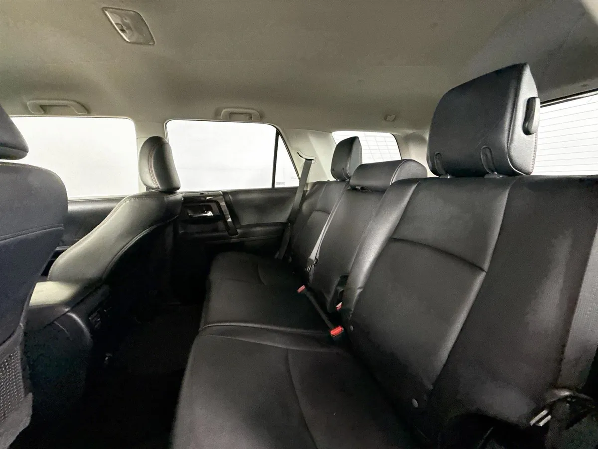 2024 Toyota 4Runner TRD Off-Road Premium thumbnail 30
