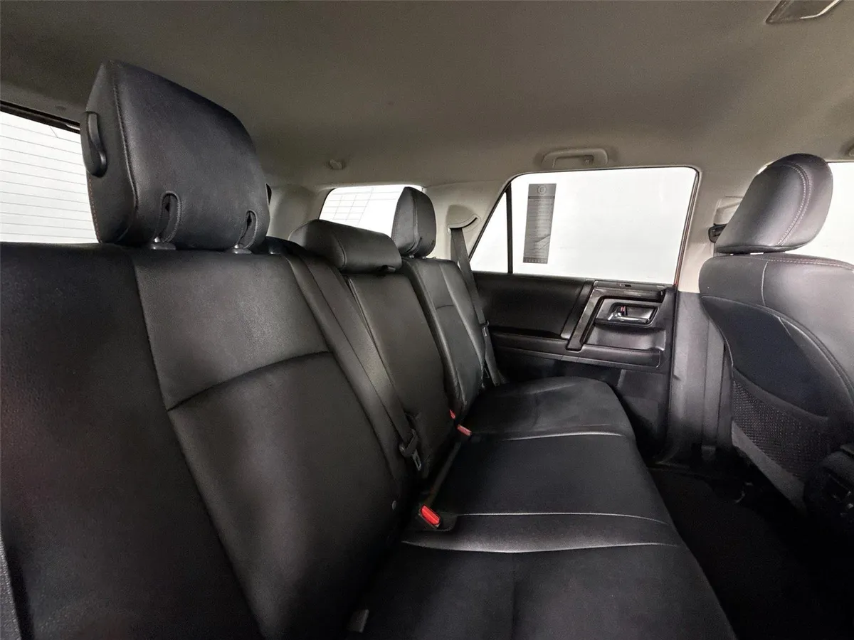 2024 Toyota 4Runner TRD Off-Road Premium thumbnail 41