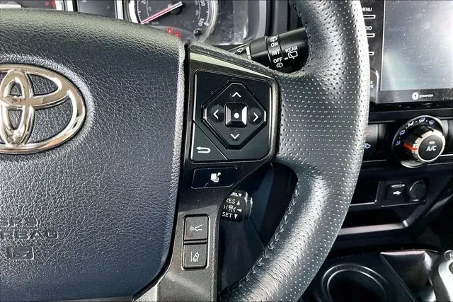 2024 Toyota 4Runner TRD Off-Road Premium thumbnail 11