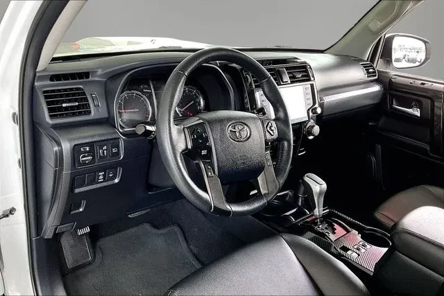 2024 Toyota 4Runner TRD Off-Road Premium thumbnail 14