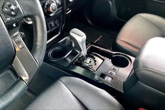 2024 Toyota 4Runner TRD Off-Road Premium thumbnail 15