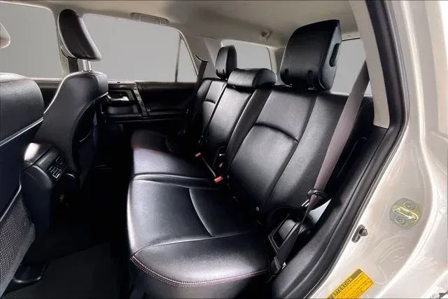 2024 Toyota 4Runner TRD Off-Road Premium thumbnail 19