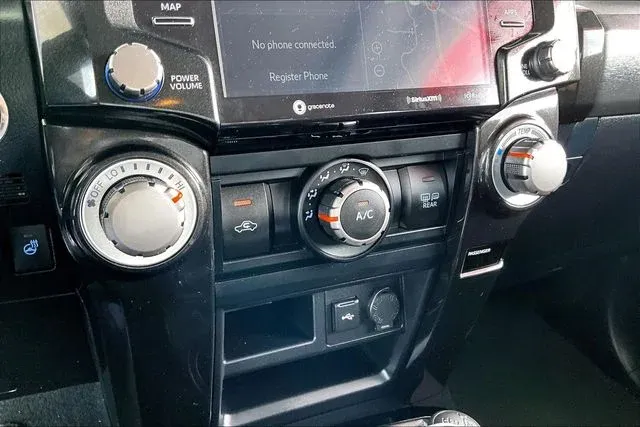 2024 Toyota 4Runner TRD Off-Road Premium thumbnail 23