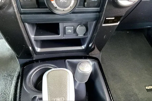 2024 Toyota 4Runner TRD Off-Road Premium thumbnail 24