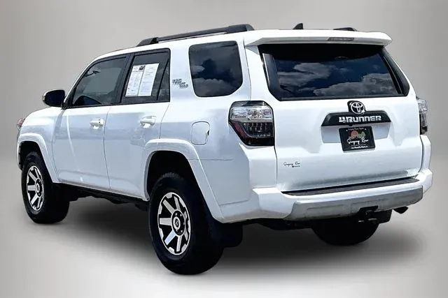 2024 Toyota 4Runner TRD Off-Road Premium thumbnail 4