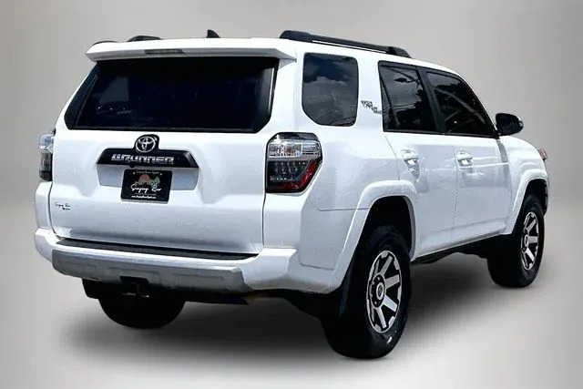 2024 Toyota 4Runner TRD Off-Road Premium thumbnail 5