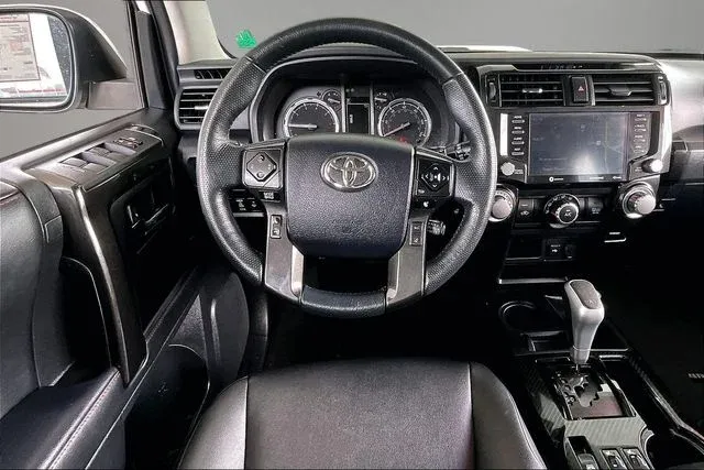 2024 Toyota 4Runner TRD Off-Road Premium thumbnail 8