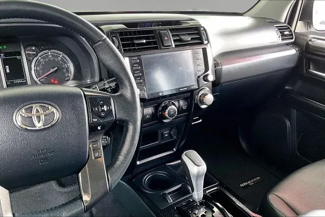 2024 Toyota 4Runner TRD Off-Road Premium thumbnail 9