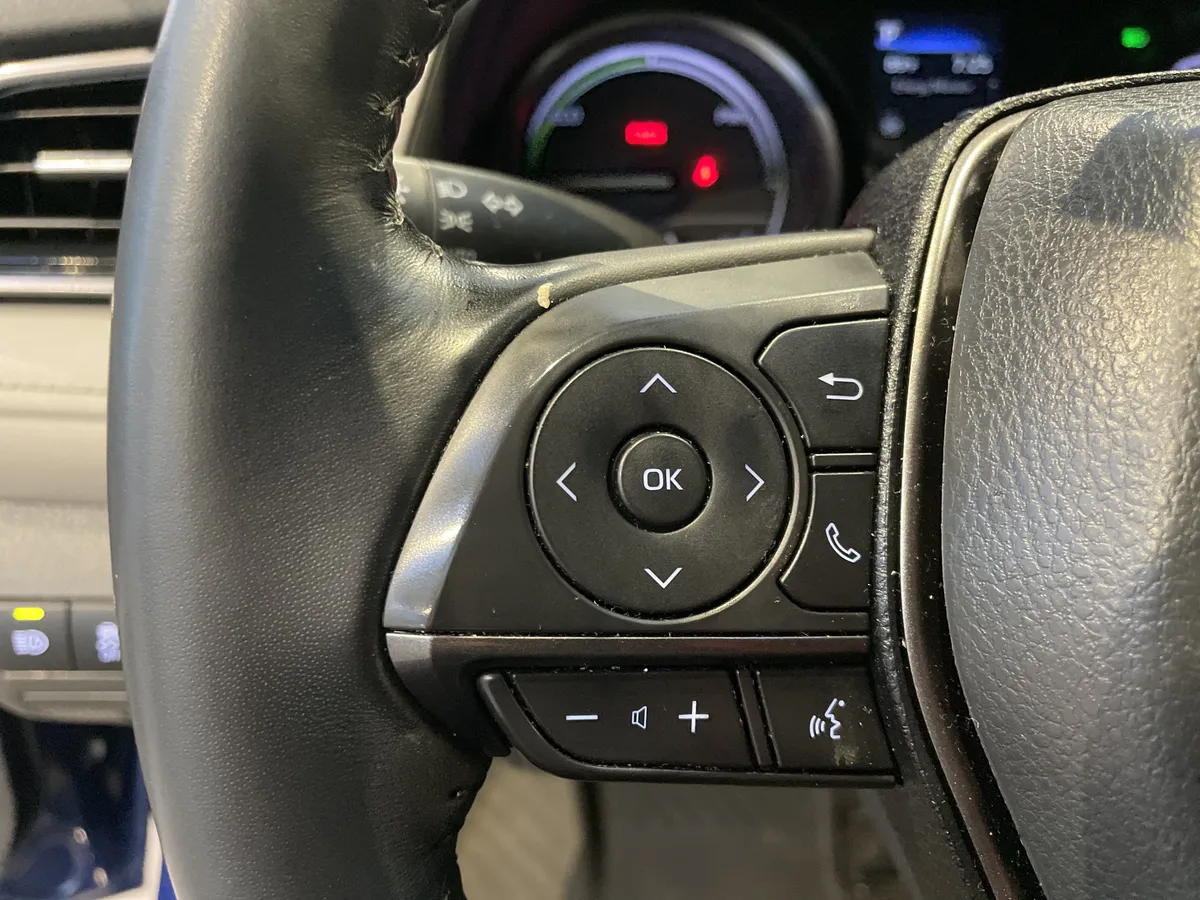 2024 Toyota Camry Hybrid SE Nightshade thumbnail 18